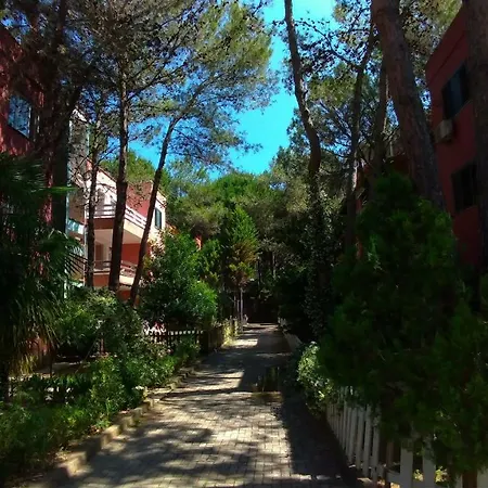 Pine Beach Golem (Tirana)