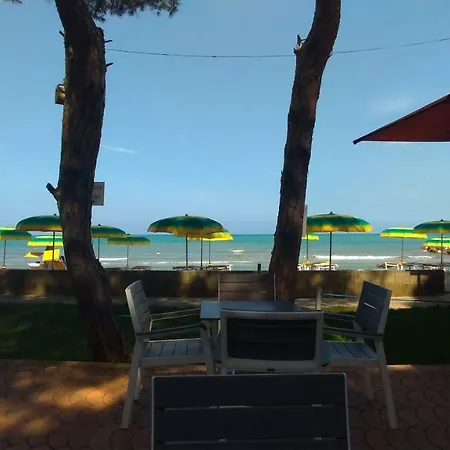 Pine Beach Apartment