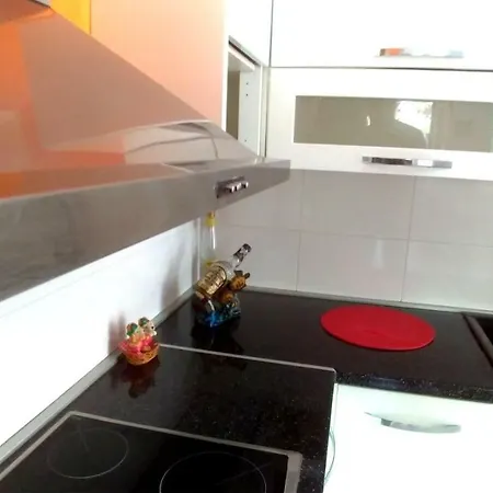 Pine Beach Apartment Golem (Tirana)