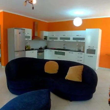 Pine Beach Apartment *